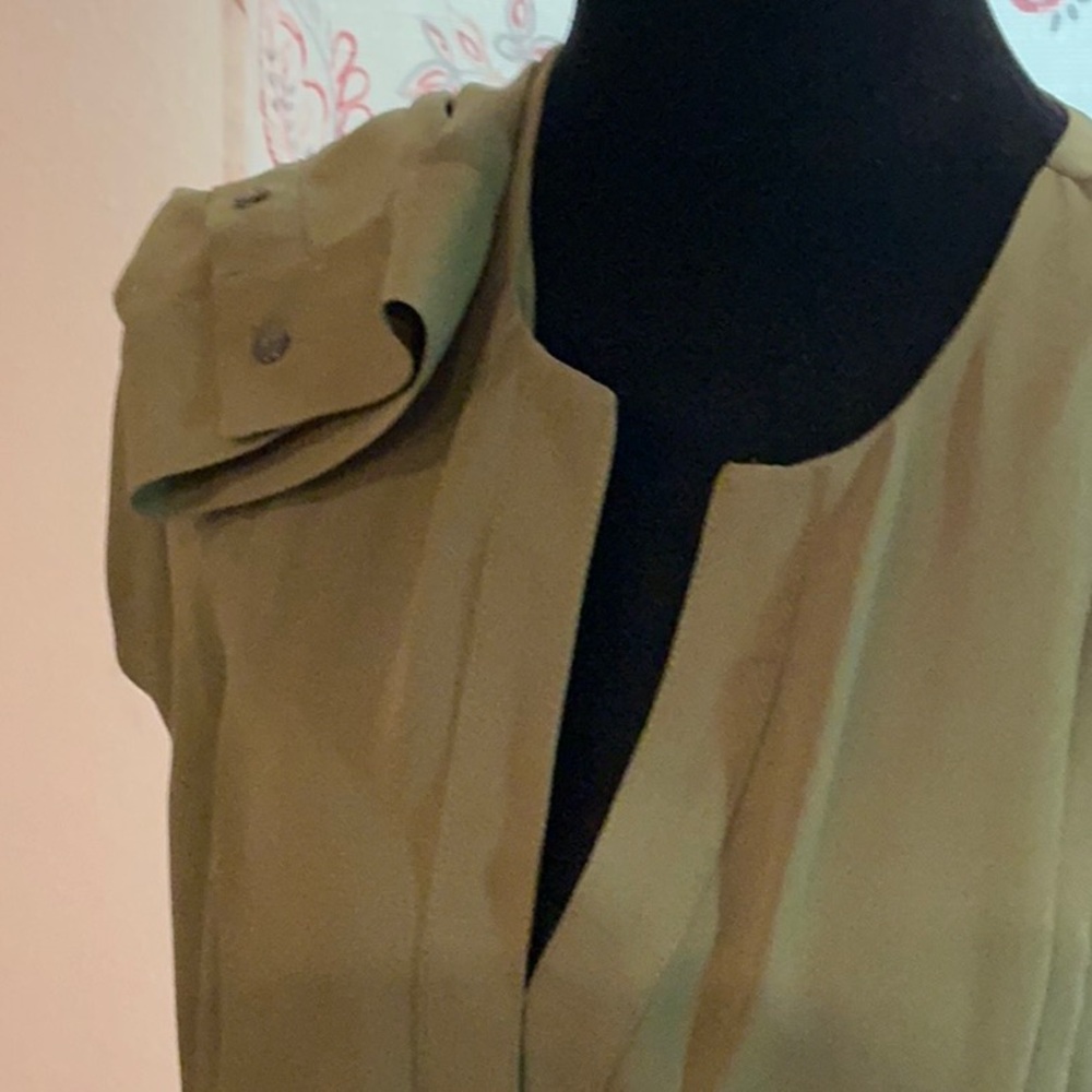 Two50Two by ZOA Olive Green Top XL